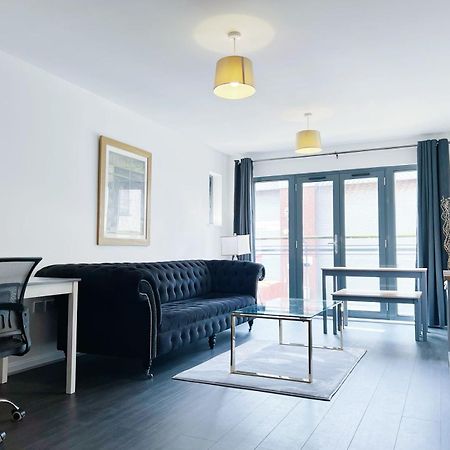 Comfort Seaside Two-Bedroom Apt Swansea Esterno foto