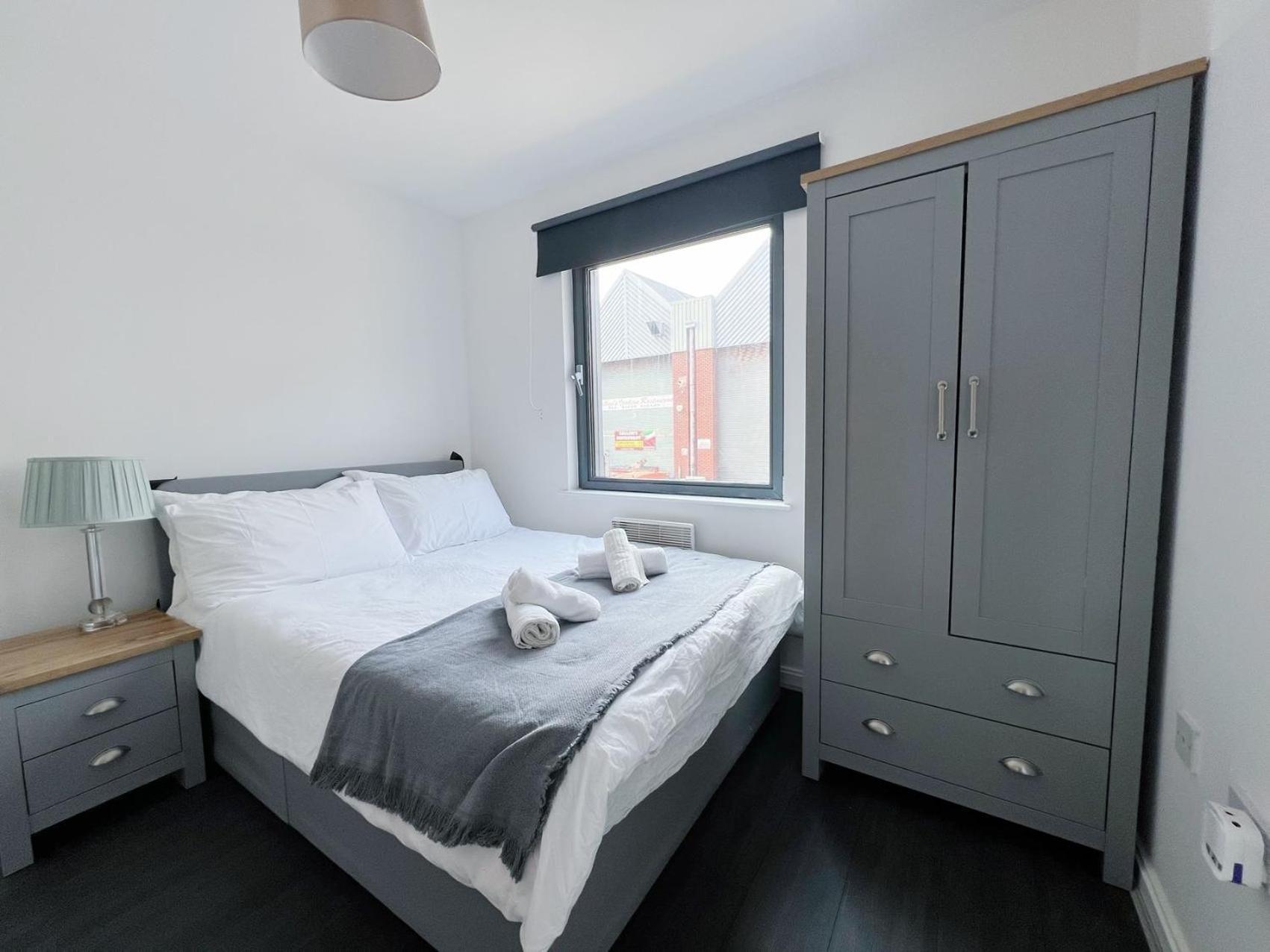 Comfort Seaside Two-Bedroom Apt Swansea Esterno foto